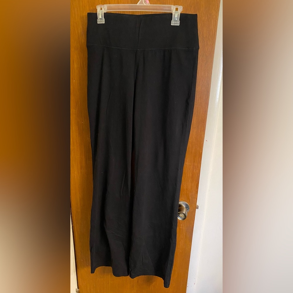 LIVI Ladies Size 10/12 Long black activewear pants, excellent used condition